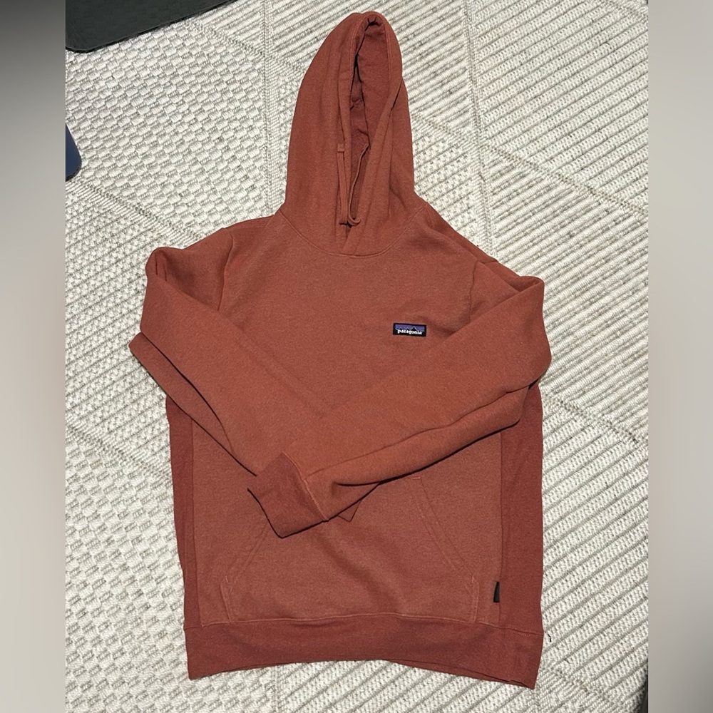 Men’s Patagonia hoodie.